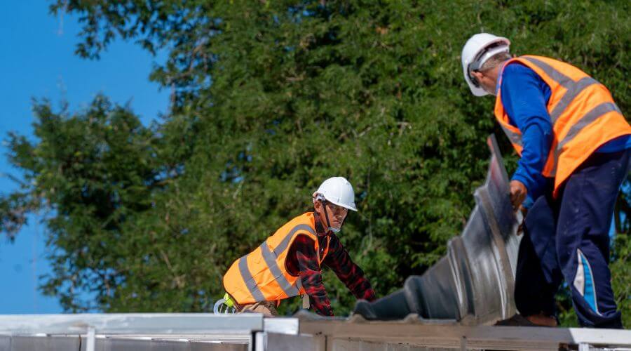 Professional gutter cleaning in Godfrey, IL